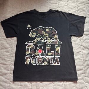 VTG California Bear Flag Republic T-Shirt Camouflaged Grizzly Adult Tagless